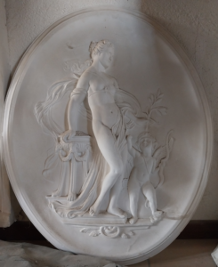 LR 180 Bassorilievo Venere e Cupido (Thorvaldsen) - ovale h. cm 82x65